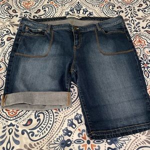 🍑🍑 Torrid Blue Jean Shorts-Size 22 🍑🍑